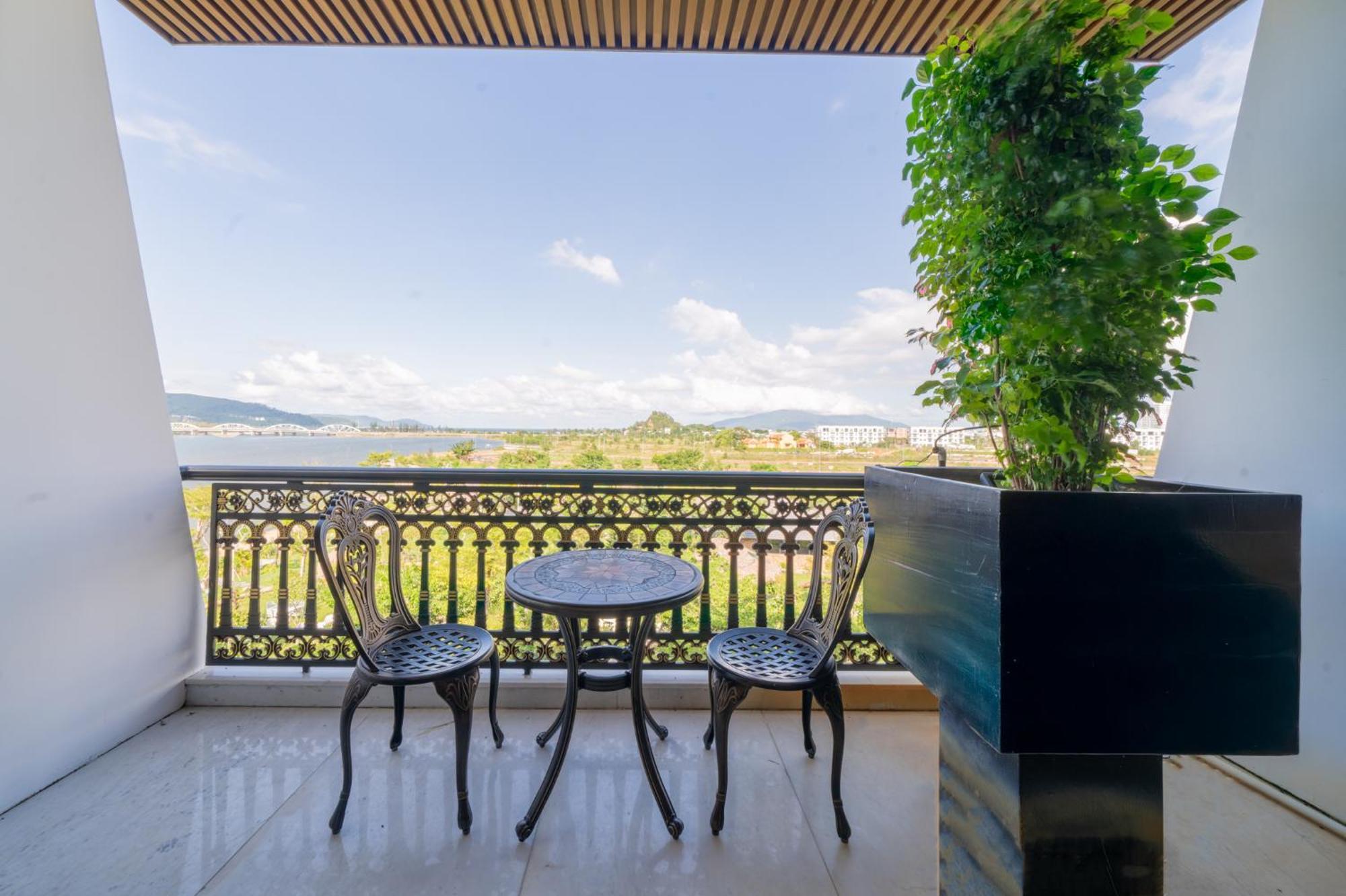 Cami Riverside Resort Дананг Экстерьер фото