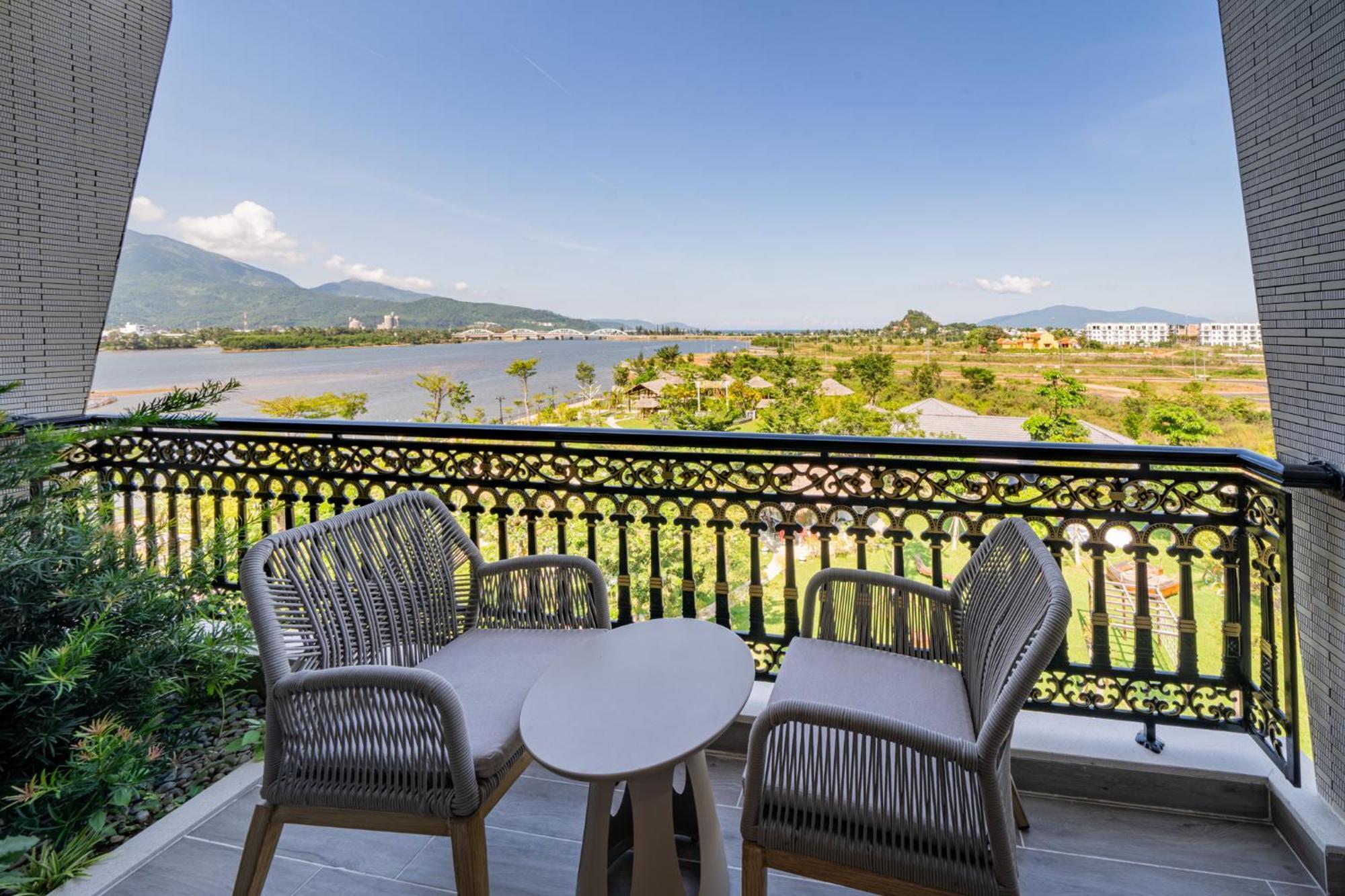 Cami Riverside Resort Дананг Экстерьер фото
